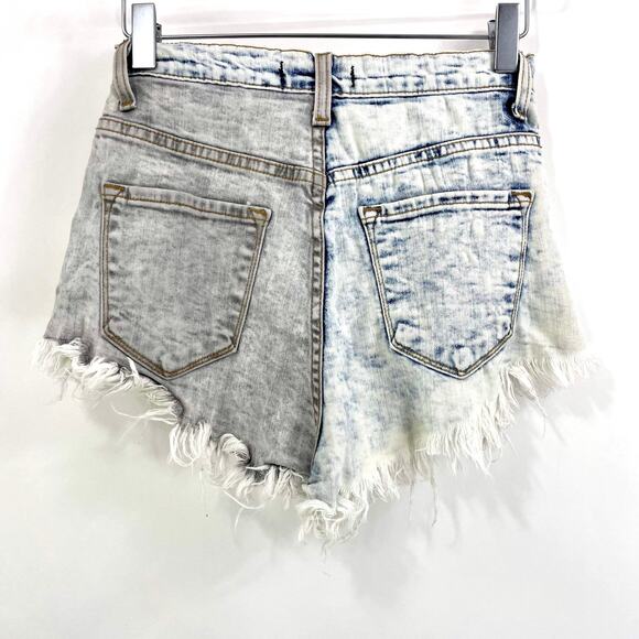 VIBRANT MIU Acid Washed Hi Rise Distressed Denim Shorts - Picture 2 of 11